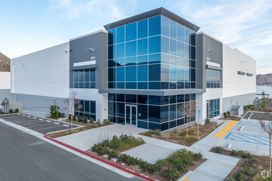 20th St. & Caterpillar Ct, Jurupa Valley, CA for lease - Building Photo - Image 1 of 6