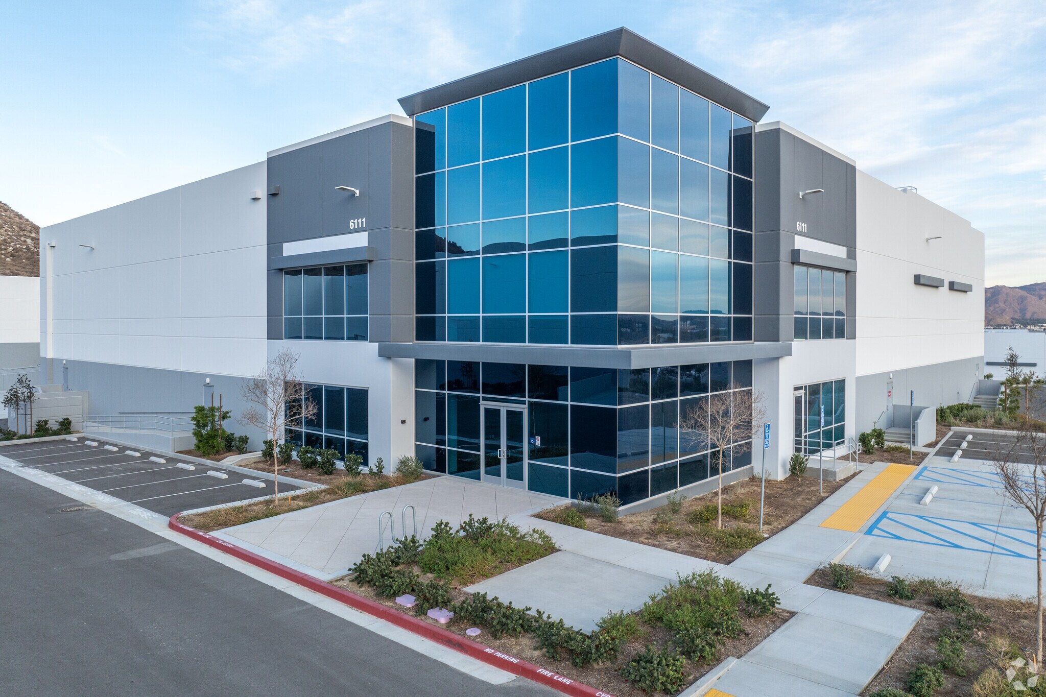 20th St. & Caterpillar Ct, Jurupa Valley, CA à louer Photo du bâtiment- Image 1 de 7