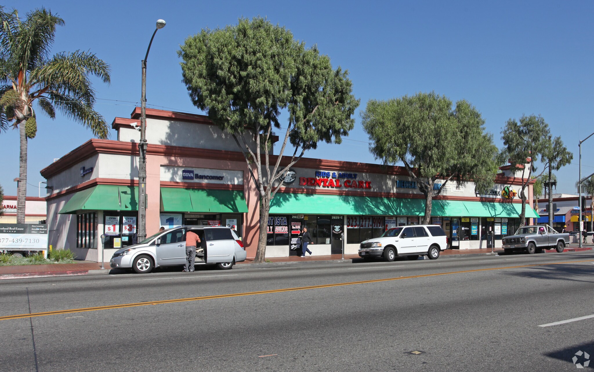 2625 Florence Ave, Huntington Park, CA à louer Photo du bâtiment- Image 1 de 2