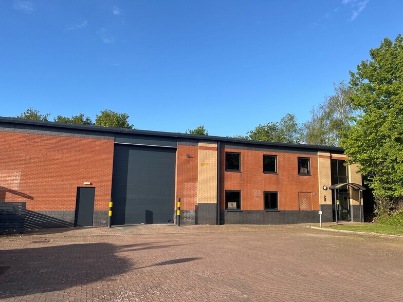 Paddington Dr, Swindon à louer - Photo du bâtiment - Image 2 de 11