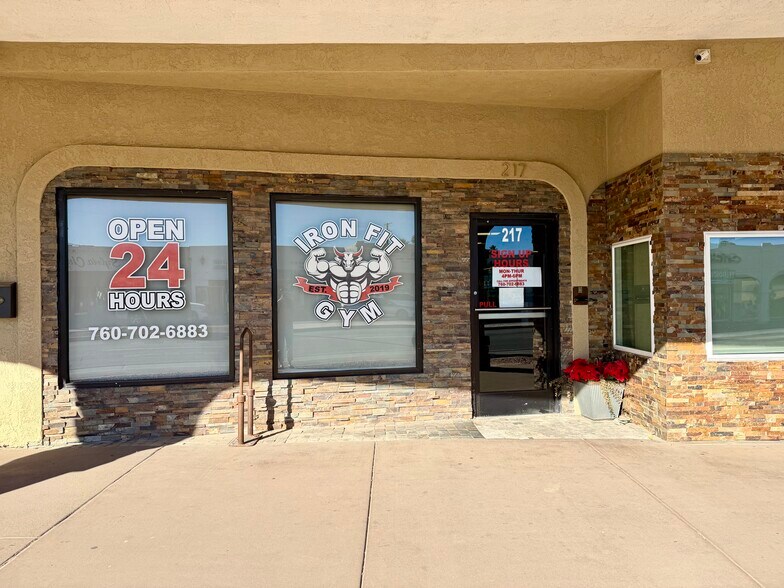 213 W Hobsonway, Blythe, CA à vendre - Photo du bâtiment - Image 3 de 48