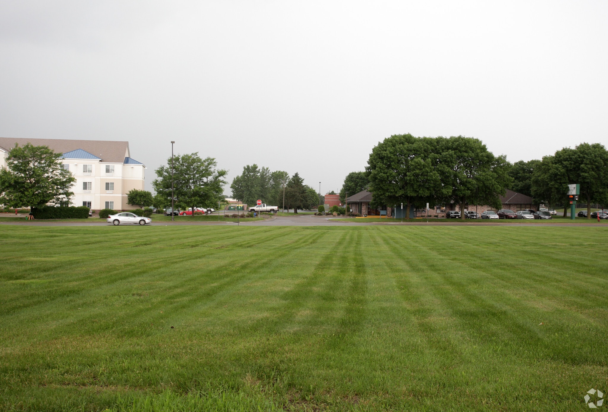 2001 Washington Ave, Oak Park Heights, MN for lease Primary Photo- Image 1 of 2