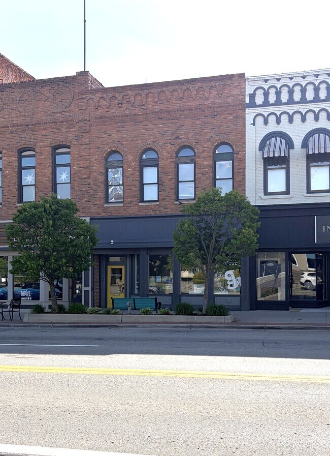 More details for 910 -912 Military St, Port Huron, MI - Retail for Sale