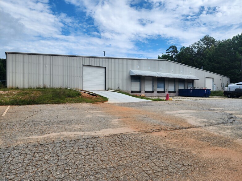 3054 Fork Shoals Rd, Simpsonville, SC à louer - Photo du bâtiment - Image 2 de 6