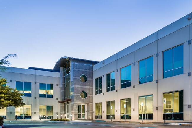 Plus de détails pour 8650 Freeport Pky, Irving, TX - Bureau à louer