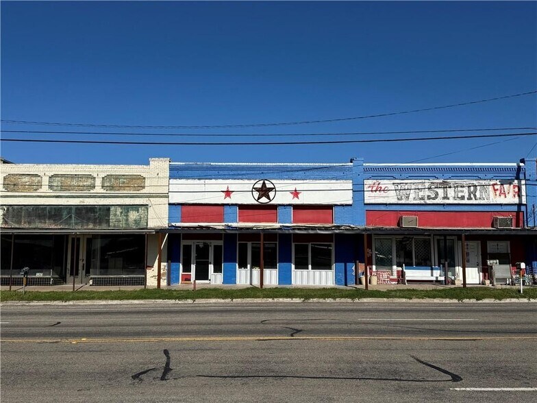 Gassaway Ave, Lott, TX à vendre - Photo du bâtiment - Image 2 de 7