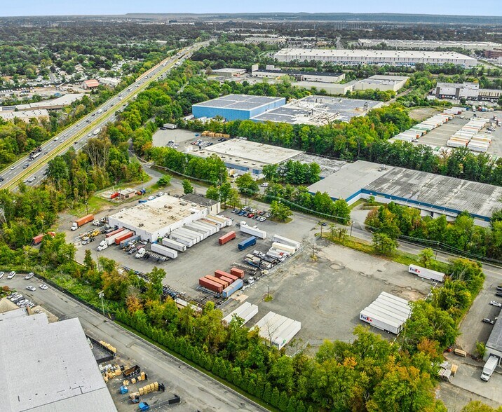 76 National Rd, Edison, NJ à louer - Photo principale - Image 1 de 16