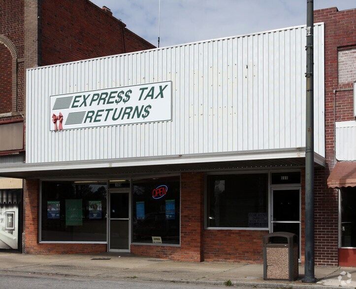 109-111 NW Railroad St, Enfield, NC for sale - Building Photo - Image 2 of 2