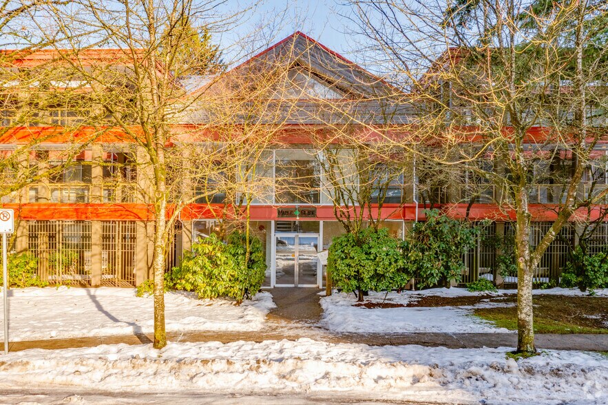 4951 Sanders St, Burnaby, BC à vendre - Photo du bâtiment - Image 3 de 4