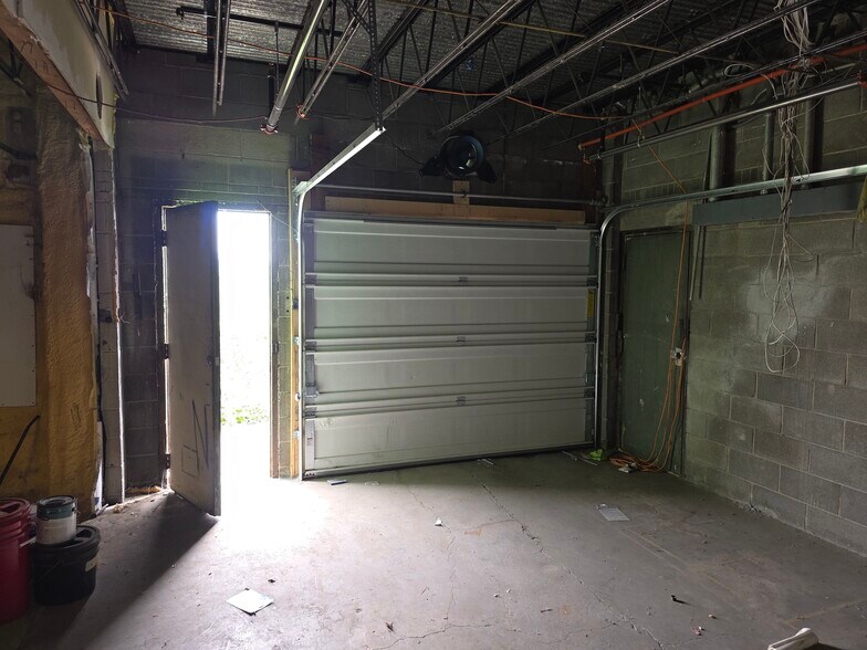 1600-1630 Federal Blvd, Denver, CO for lease - Interior Photo - Image 2 of 11