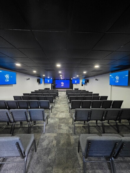 8200 Westglen Dr, Houston, TX for lease - Interior Photo - Image 1 of 21