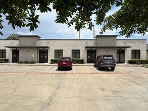 12440 Emily Ct, Sugar Land, TX for lease Building Photo- Image 1 of 13