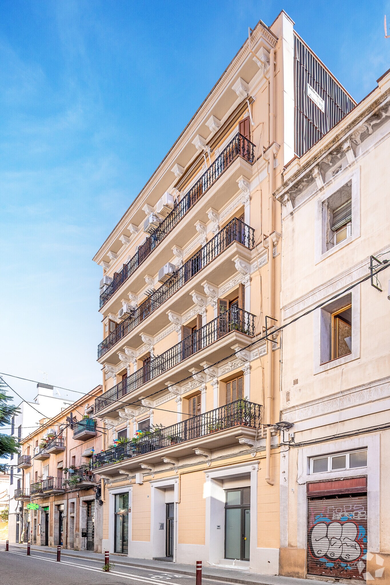 Immeuble residentiel dans Barcelone, Barcelona à vendre Photo principale- Image 1 de 2