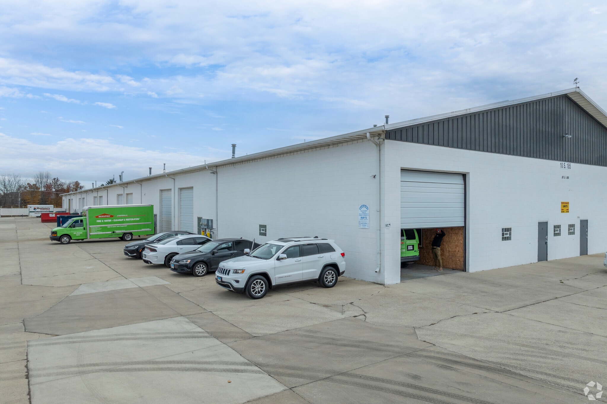 10S185 Schoger Dr, Naperville, IL for lease Primary Photo- Image 1 of 6