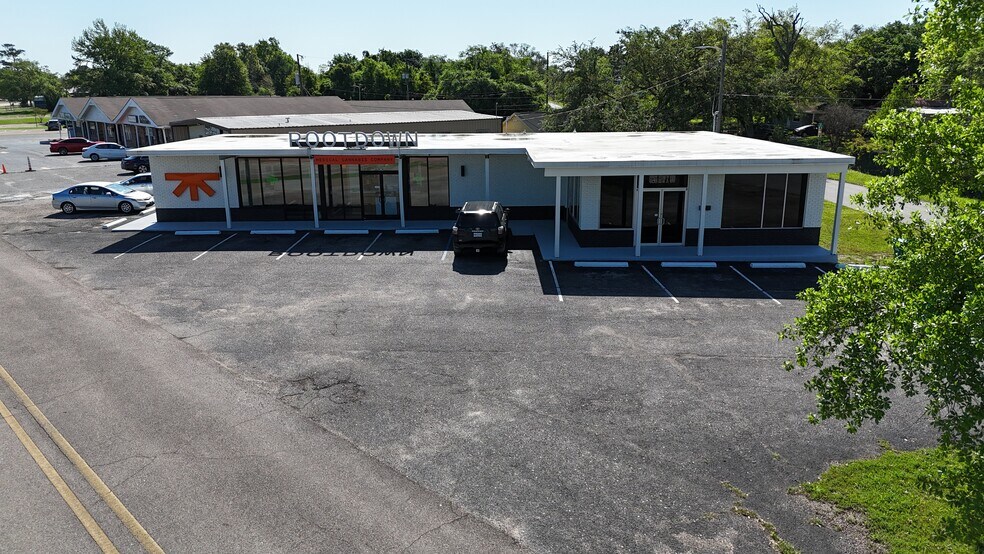 626 Highway 90, Bay Saint Louis, MS à louer - Photo du bâtiment - Image 1 de 12