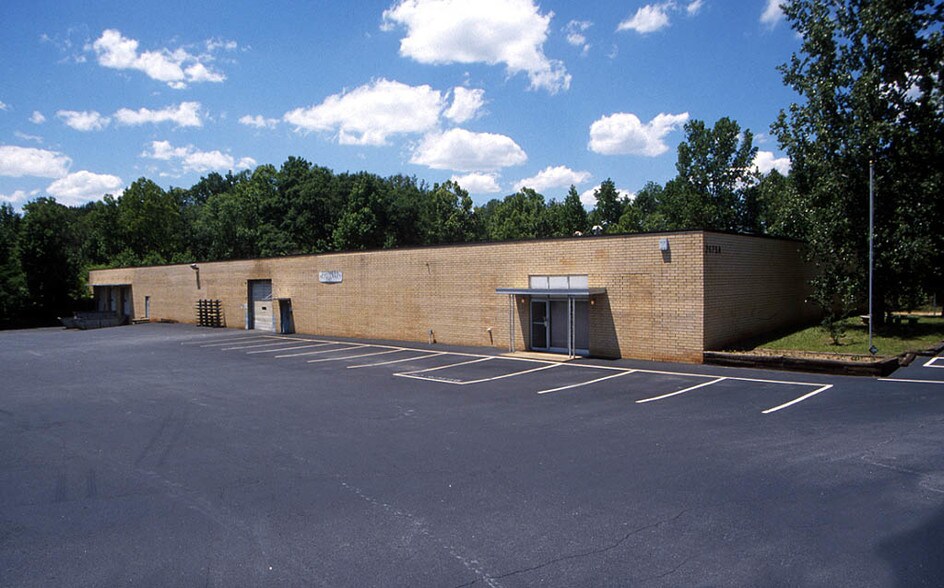 2675 Lithonia Industrial Blvd, Lithonia, GA à vendre - Photo du bâtiment - Image 2 de 16