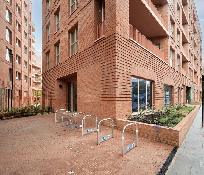 121 Abbey Rd, London for lease - Primary Photo - Image 1 of 6