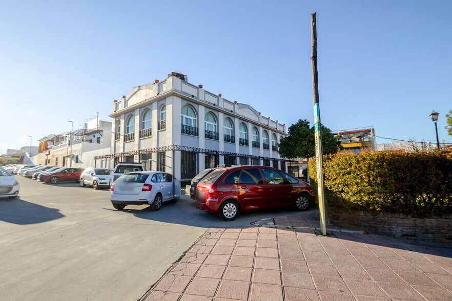 Calle Pablo Neruda, 1, Mairena del Aljarafe, Sevilla for sale - Building Photo - Image 2 of 24