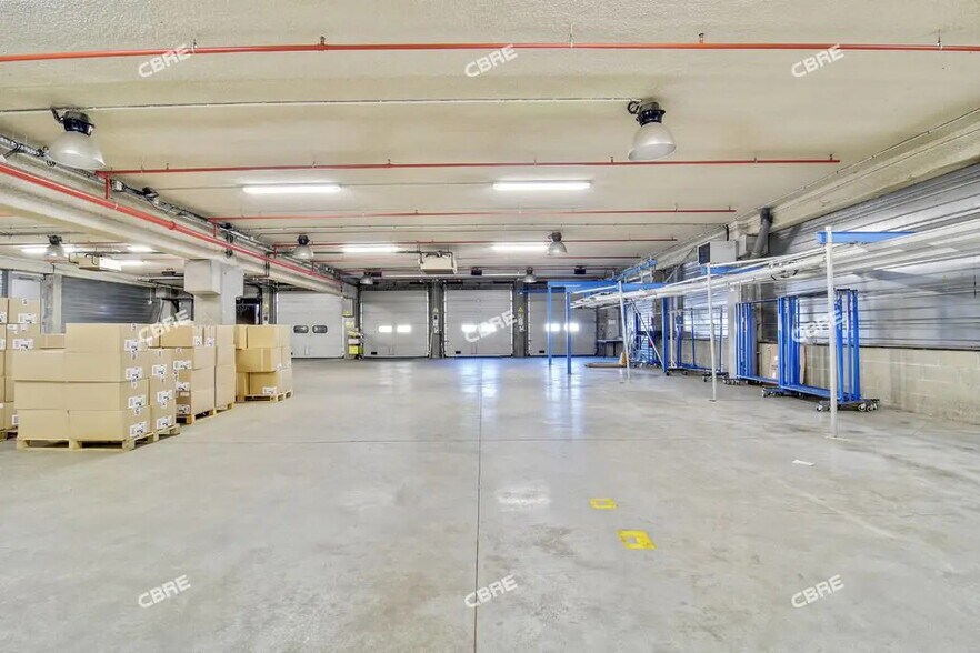 Flex in Épinay-sur-Seine for lease - Building Photo - Image 3 of 7