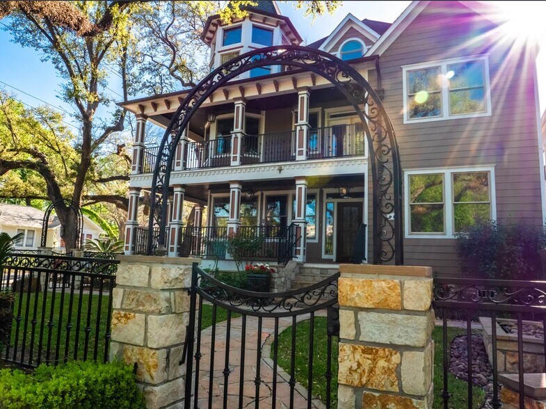 446 Heights Blvd, Houston, TX à vendre - Photo du bâtiment - Image 2 de 38