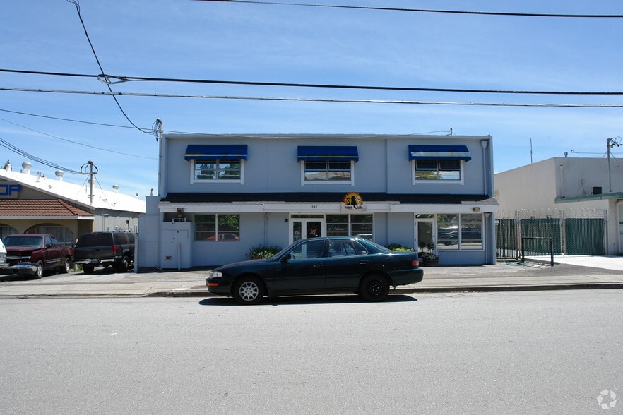 507 O'Neill Ave, Belmont, CA à vendre - Photo du bâtiment - Image 3 de 5