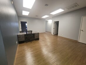 215 Dalton Dr, DeSoto, TX à louer Photo intérieure- Image 2 de 10