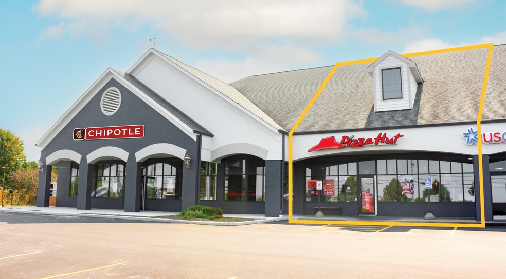 1350 Capitol Dr, Pewaukee, WI for lease - Building Photo - Image 1 of 6