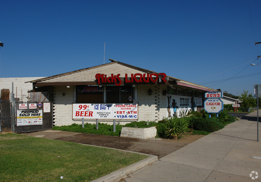 660 S Magnolia Ave, El Cajon, CA à louer - Photo du bâtiment - Image 3 de 8