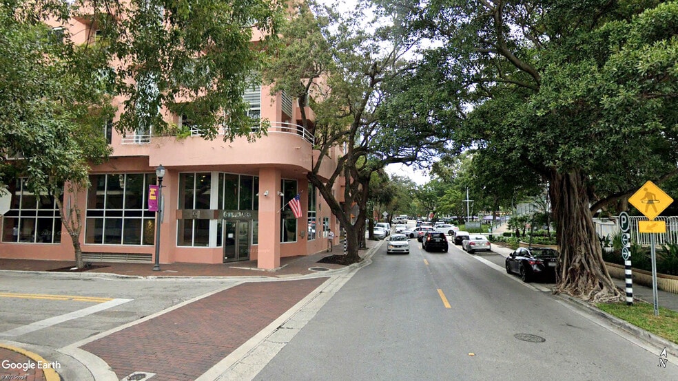 3350 Mary St, Miami, FL for lease - Building Photo - Image 3 of 17