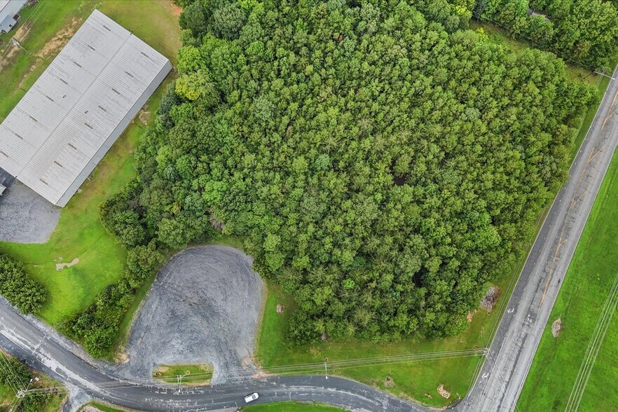 126 Waketa Dr, Asheboro, NC for sale - Aerial - Image 2 of 7