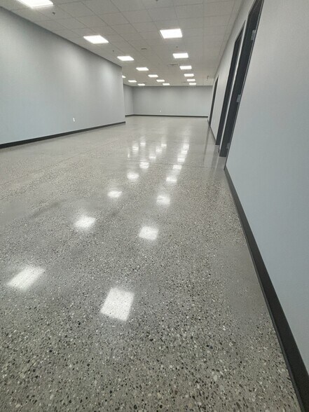 4272 Lincoln Rd, Holland, MI à louer - Photo du bâtiment - Image 2 de 5