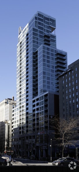 1211-1235 Boul Robert-Bourassa, Montréal, QC à vendre - Photo du bâtiment - Image 3 de 7