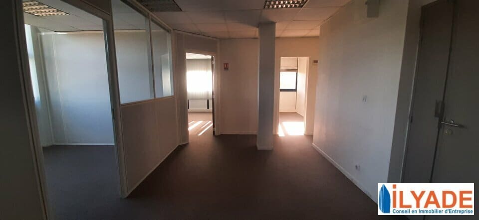 Espace Wagner, Aix-en-Provence for lease - Interior Photo - Image 3 of 6