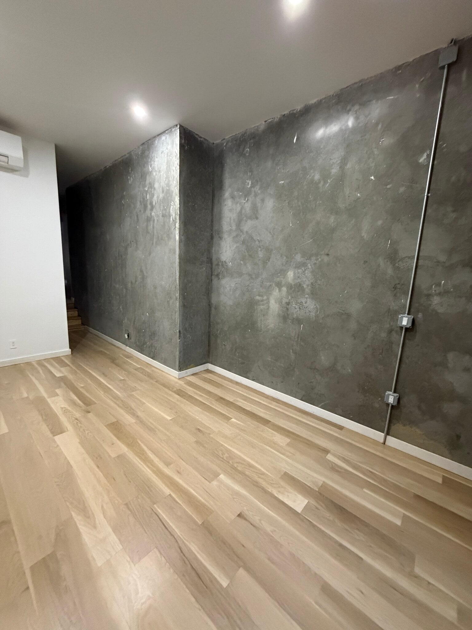 157 Huron St, Brooklyn, NY for lease Interior Photo- Image 1 of 11