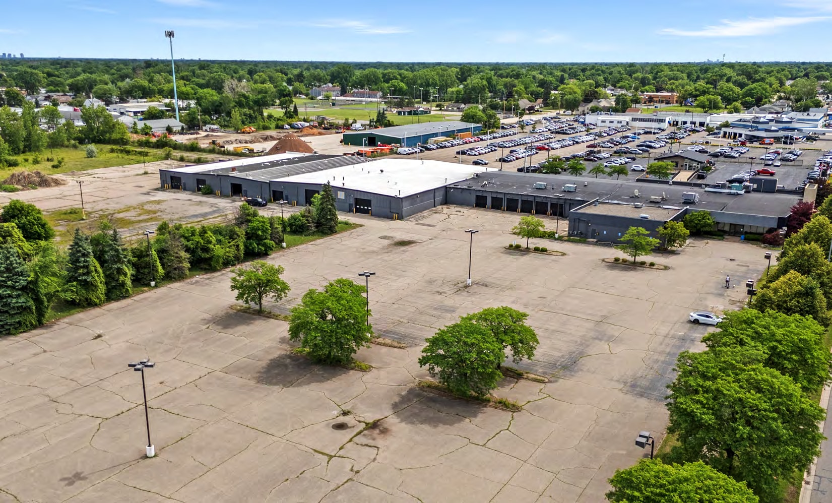 32000 Ford Rd, Garden City, MI for lease Building Photo- Image 1 of 9