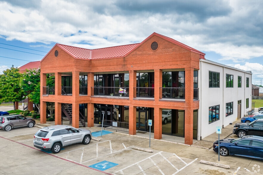 614 S Edmonds Ln, Lewisville, TX for lease - Building Photo - Image 2 of 6