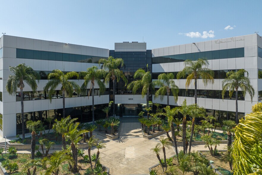 10535 Foothill Blvd, Rancho Cucamonga, CA à louer - Photo du bâtiment - Image 2 de 6