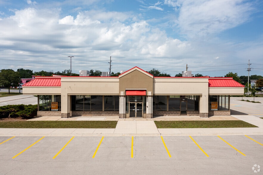 401 E Roosevelt Rd, Lombard, IL for sale - Building Photo - Image 3 of 17