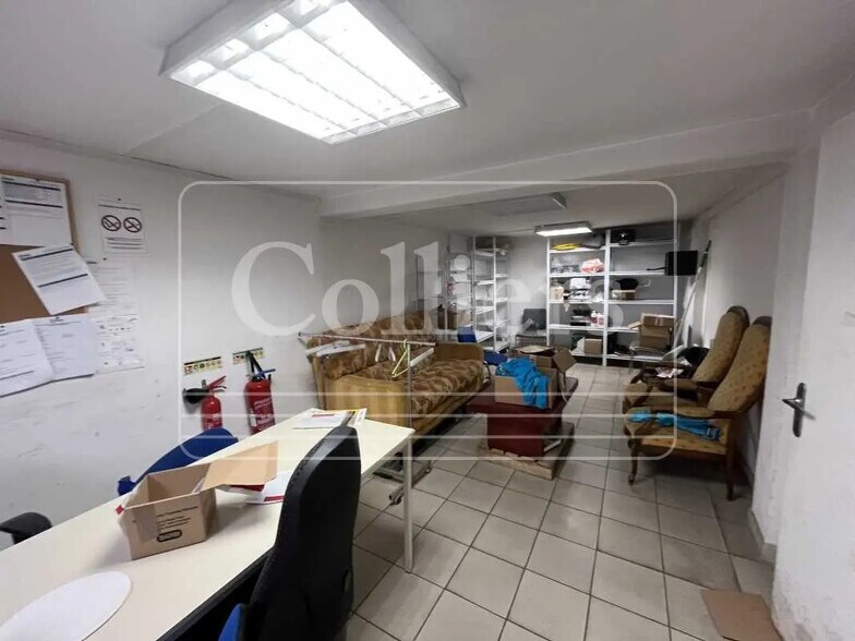 Flex in Aubagne for lease - Building Photo - Image 3 of 4