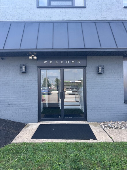 1744 Sumneytown Pike, Kulpsville, PA for lease - Building Photo - Image 2 of 12