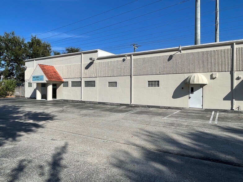 3110 45th St, West Palm Beach, FL à louer - Photo du bâtiment - Image 3 de 6