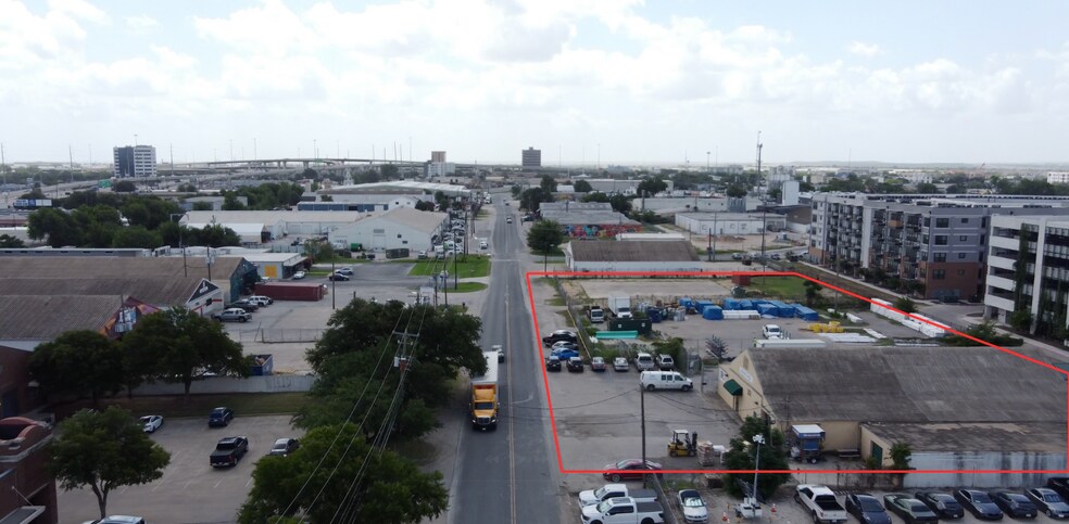 201-217 Industrial Blvd, Austin, TX à louer - Photo du bâtiment - Image 3 de 11