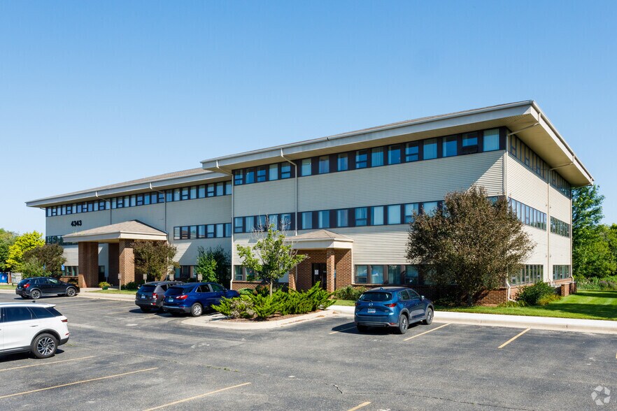 4343 Concourse Dr, Ann Arbor, MI à louer - Photo du bâtiment - Image 2 de 6