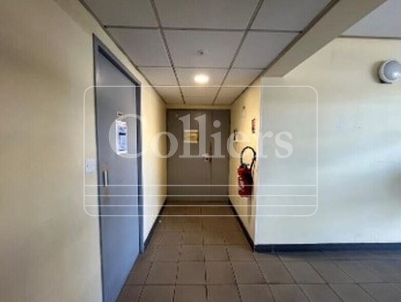 98 Boulevard De L'Europe, Vitrolles à vendre - Photo du bâtiment - Image 3 de 23