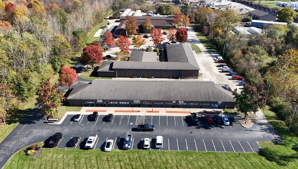 1245 S Cleveland Massillon Rd, Akron, OH à louer - Photo du bâtiment - Image 1 de 11