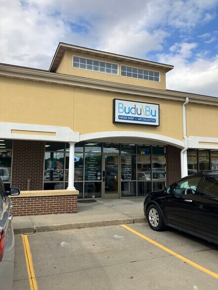 43 NE Carefree Ln, Waukee, IA à louer - Photo du bâtiment - Image 2 de 3