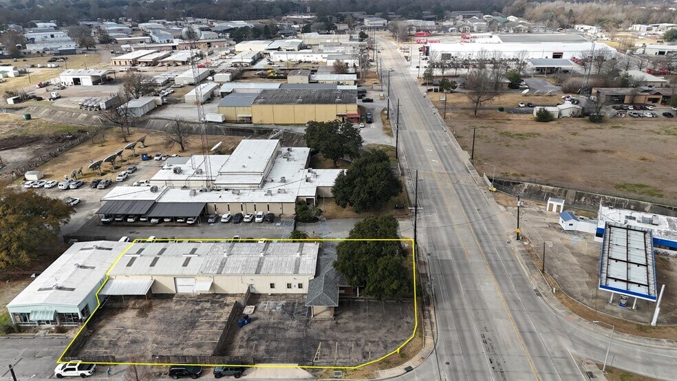 1101 Eraste Landry Rd, Lafayette, LA à vendre - Photo du bâtiment - Image 3 de 9