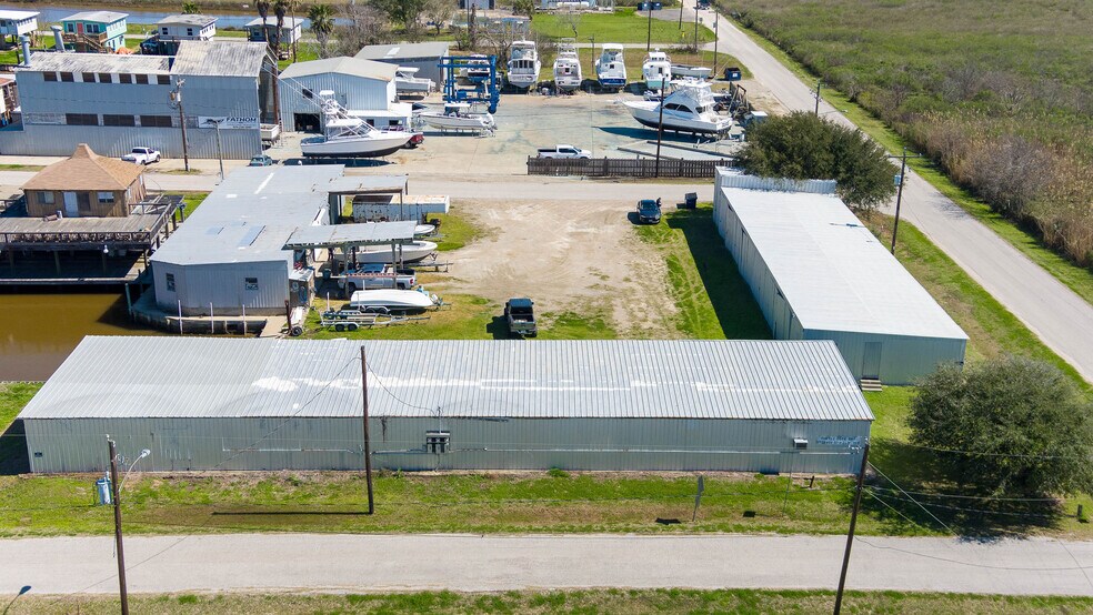 205 Marine Way, Freeport, TX à vendre - Photo principale - Image 1 de 41