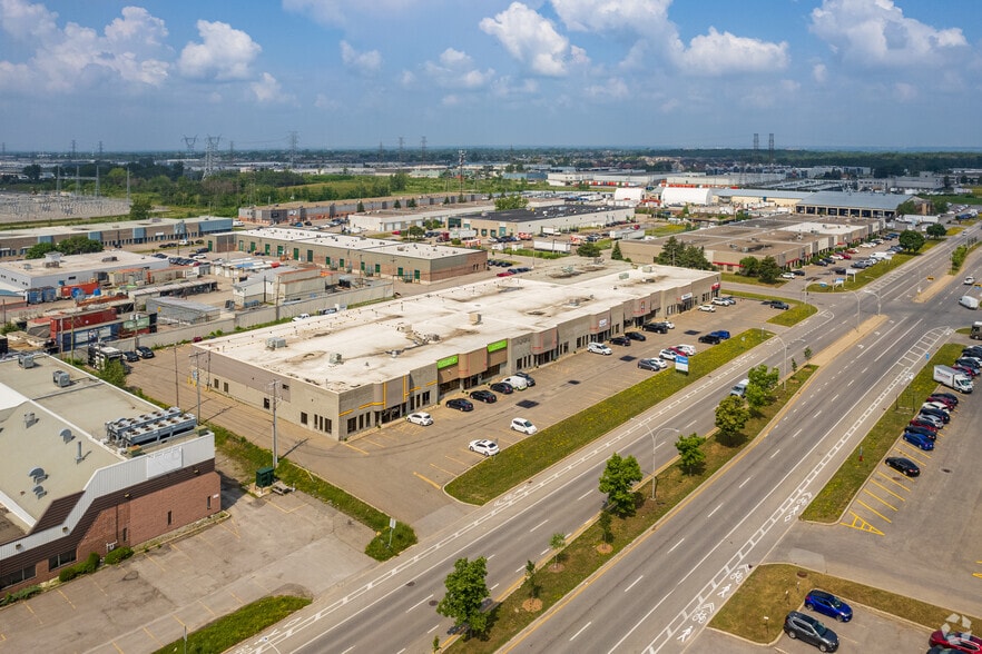 3370-3418 Boul Industriel, Laval, QC à louer - Aérien - Image 3 de 18