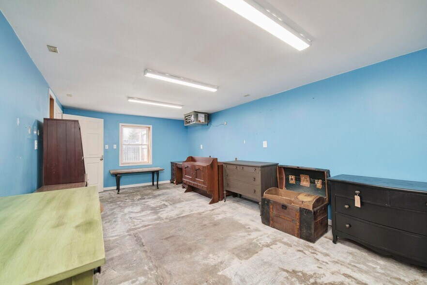 4990 Main St, Onekama, MI à vendre - Photo du bâtiment - Image 2 de 56